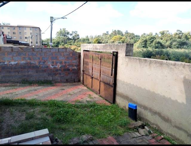2 BEDROOM PROPERTY TO RENT IN FLEURHOF